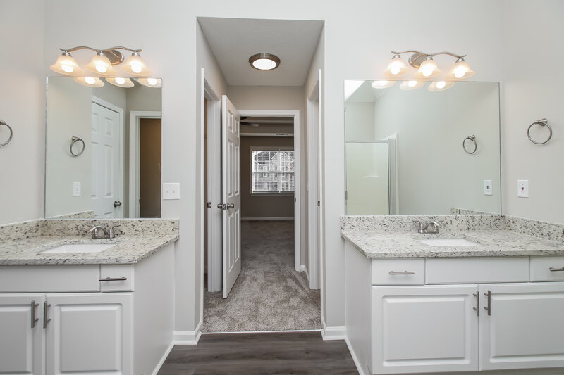 3,210/Mo, 1033 Saddle Brooke Drive Dallas, GA 30132 Main Bathroom View 2