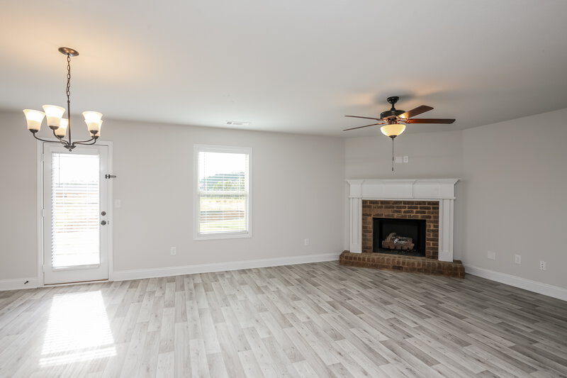 2,860/Mo, 191 P.R. Smith Blvd Winder, GA 30680 Living Room View 2