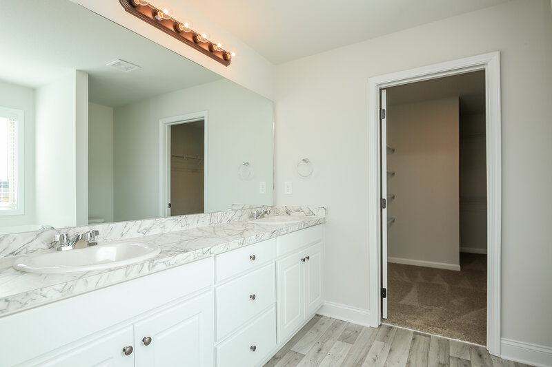 2,860/Mo, 191 P.R. Smith Blvd Winder, GA 30680 Main Bathroom View