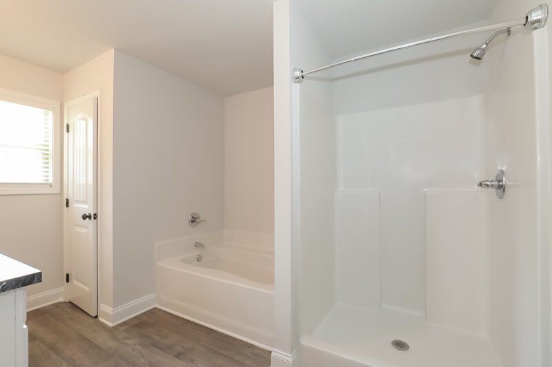 2,195/Mo, 150 Heartland Circle Winder, GA 30680 Main Bathroom View