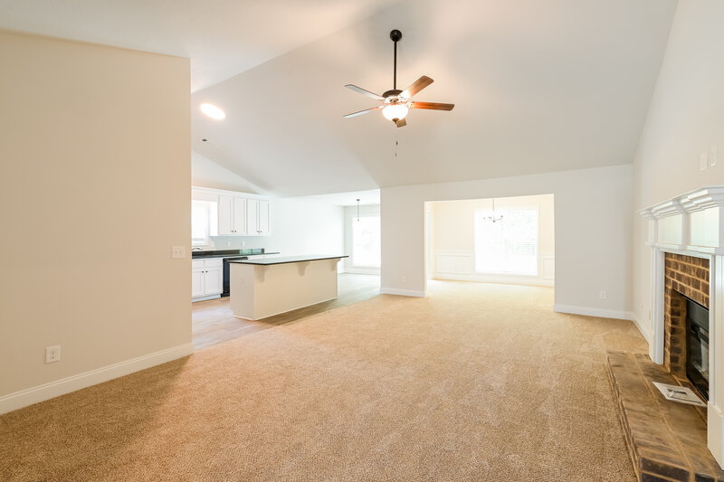 1,980/Mo, 142 Heartland Circle Winder, GA 30680 Living Room View 2