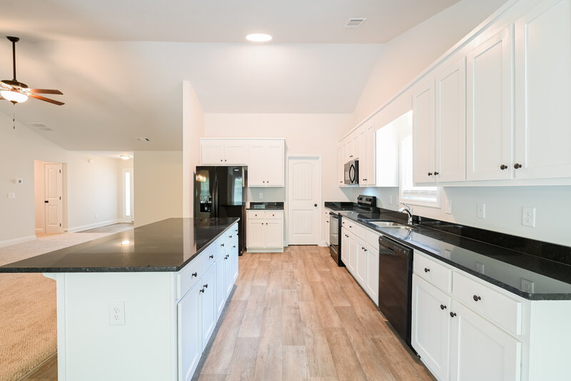 1,980/Mo, 142 Heartland Circle Winder, GA 30680 Kitchen View