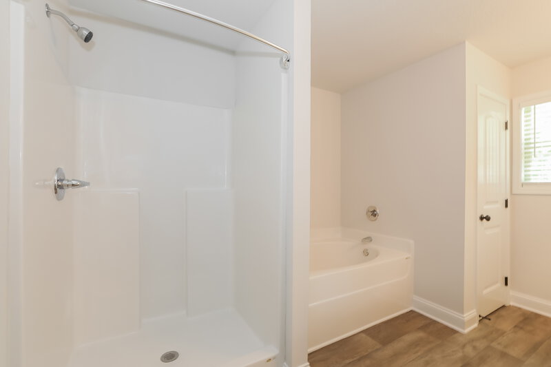 2,240/Mo, 128 Heartland Circle Winder, GA 30680 Main Bathroom View