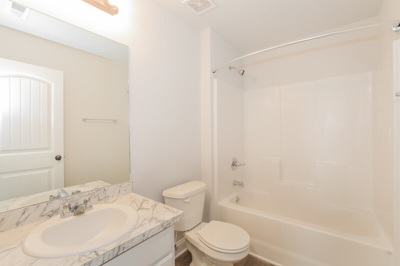 2,240/Mo, 128 Heartland Circle Winder, GA 30680 Bathroom View