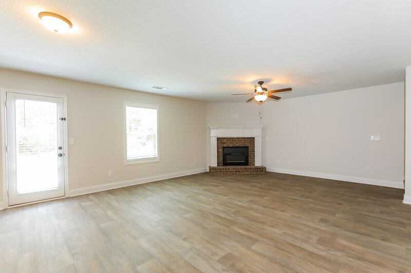 2,220/Mo, 122 Heartland Circle Winder, GA 30680 Living Room View
