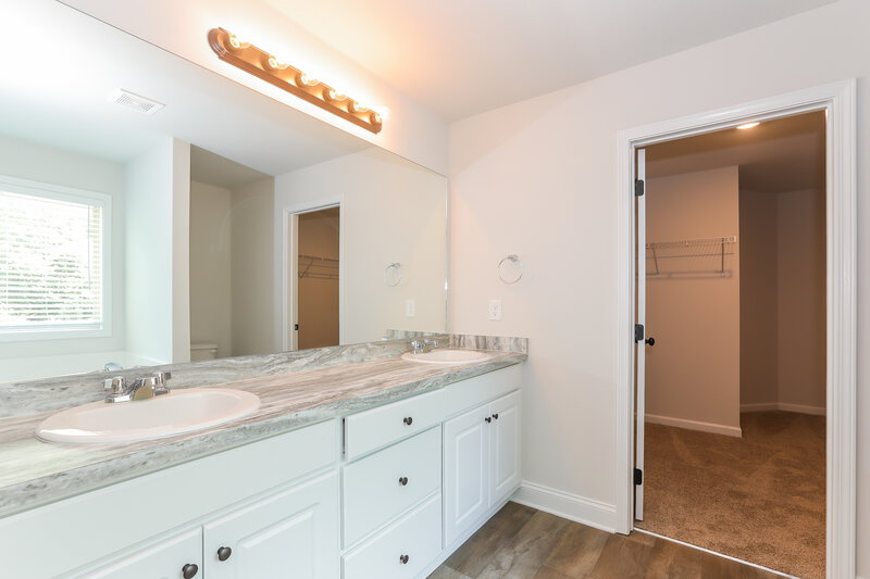 2,220/Mo, 122 Heartland Circle Winder, GA 30680 Main Bathroom View