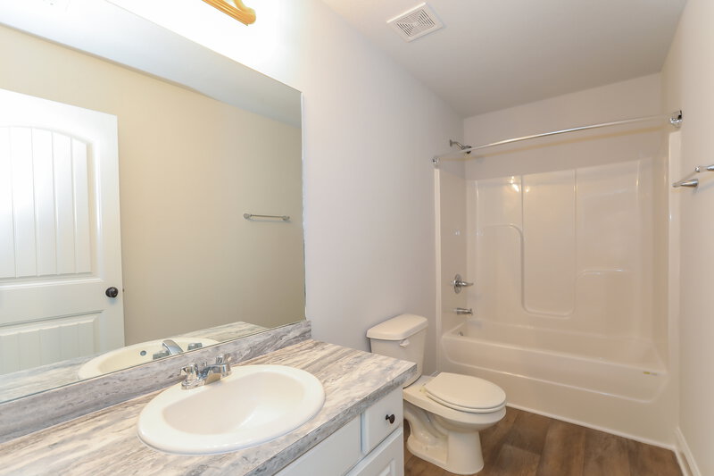 2,220/Mo, 122 Heartland Circle Winder, GA 30680 Bathroom View