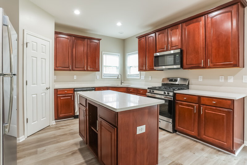 2,815/Mo, 7139 Thoreau Cir Atlanta, GA 30349 Kitchen View 2