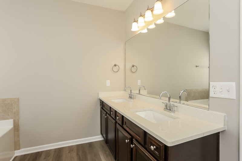 2,310/Mo, 4580 Roseman Trl Cumming, GA 30040 Main Bathroom View