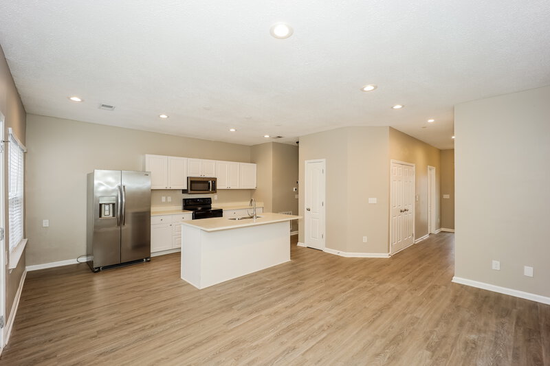 0/Mo, 2833 Windsor Forrest Ct College Park, GA 30349 Living Room View 2