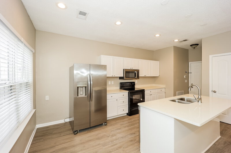 0/Mo, 2833 Windsor Forrest Ct College Park, GA 30349 Kitchen View