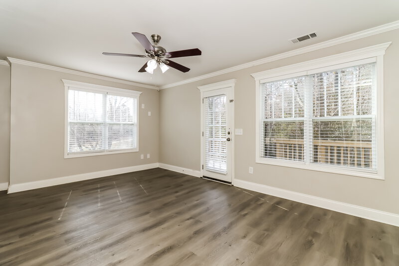 1,500/Mo, 101 Mashburn Pl Canton, GA 30114 Living Room View