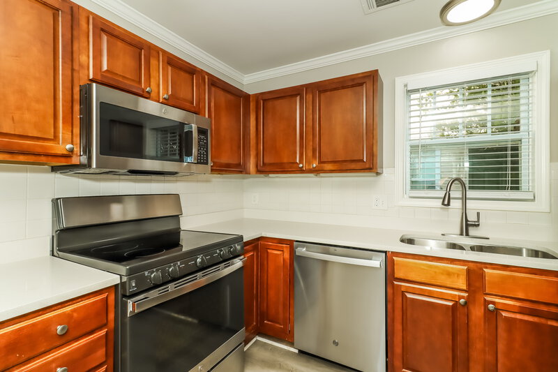 1,500/Mo, 101 Mashburn Pl Canton, GA 30114 Kitchen View 2