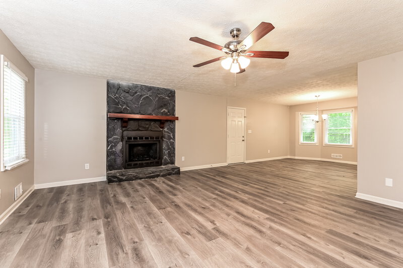2,380/Mo, 709 Cloudland Ct Stockbridge, GA 30281 Living Room View