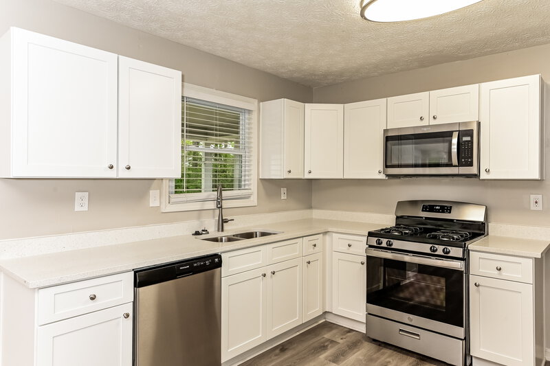 2,380/Mo, 709 Cloudland Ct Stockbridge, GA 30281 Kitchen View
