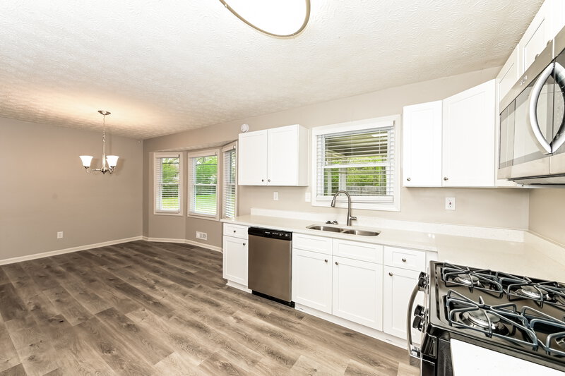 2,380/Mo, 709 Cloudland Ct Stockbridge, GA 30281 Kitchen View 2