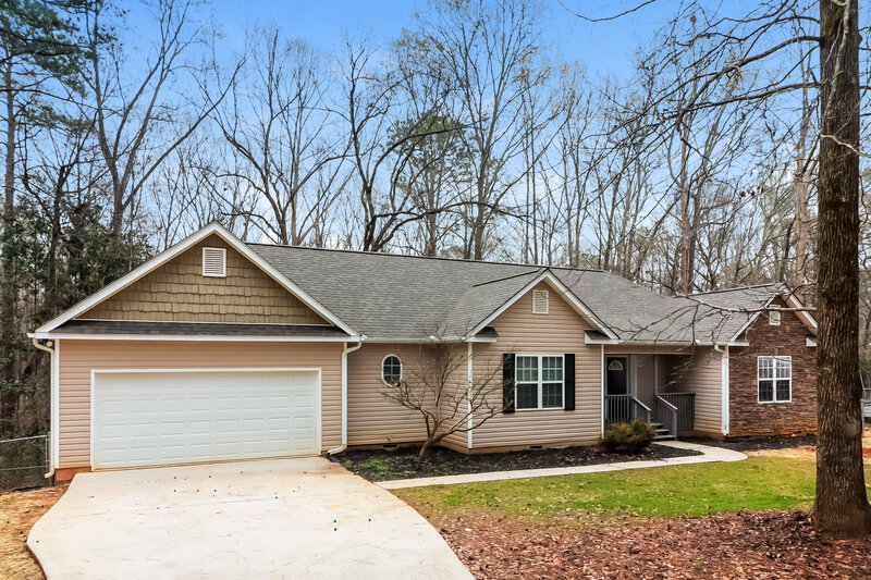2,520/Mo, 709 Wesley Dr Jackson, GA 30233 Front View