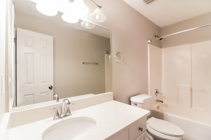 2,520/Mo, 709 Wesley Dr Jackson, GA 30233 Bathroom View