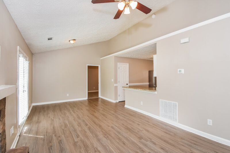 1,930/Mo, 2649 Laurel Ln NW Kennesaw, GA 30152 Living Room View 3