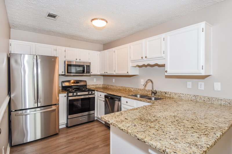 1,930/Mo, 2649 Laurel Ln NW Kennesaw, GA 30152 Kitchen View