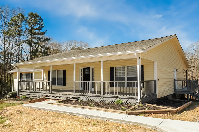 2,800/Mo, 329 Cross Plains Hulett Rd Carrollton, GA 30116 External View