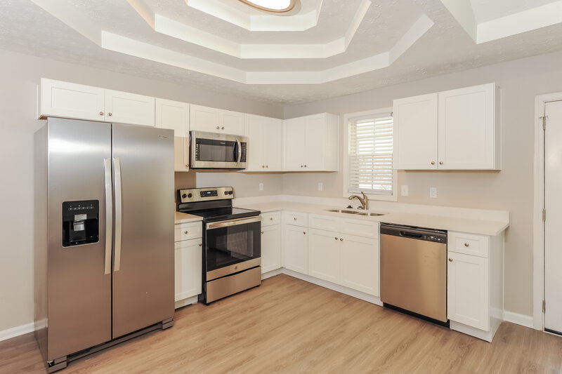 2,800/Mo, 329 Cross Plains Hulett Rd Carrollton, GA 30116 Kitchen View