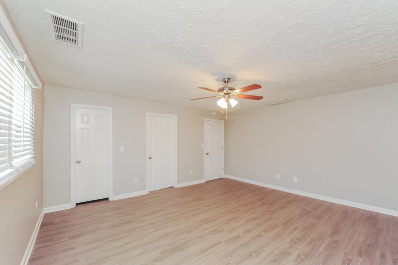 2,800/Mo, 329 Cross Plains Hulett Rd Carrollton, GA 30116 Main Bedroom View 2