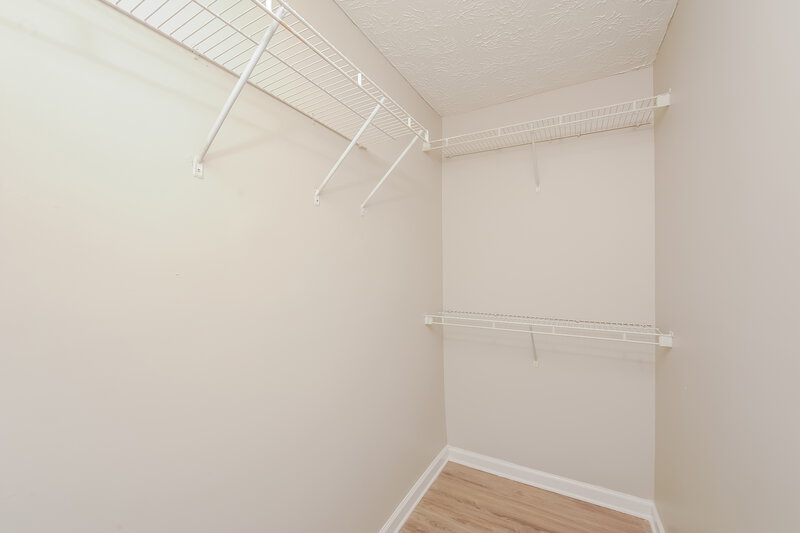 2,800/Mo, 329 Cross Plains Hulett Rd Carrollton, GA 30116 Walk In Closet View