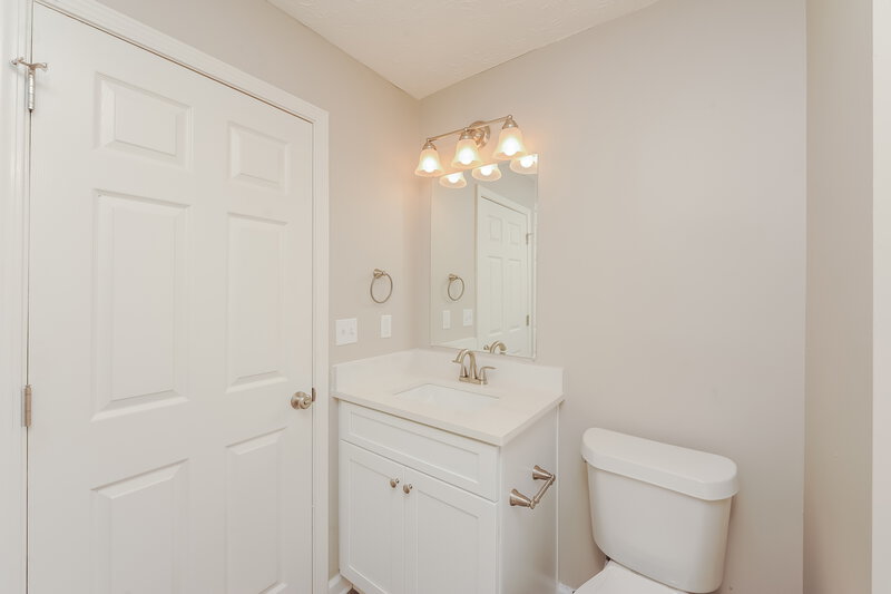 2,800/Mo, 329 Cross Plains Hulett Rd Carrollton, GA 30116 Bathroom View