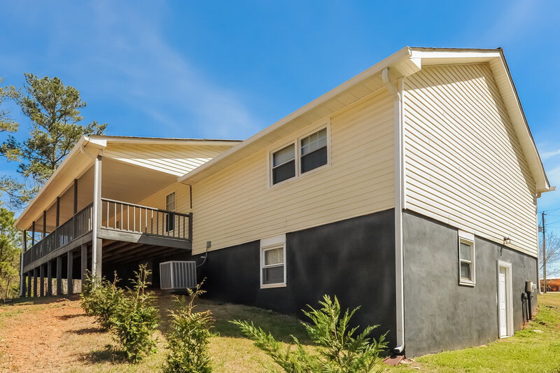 2,800/Mo, 329 Cross Plains Hulett Rd Carrollton, GA 30116 Rear View