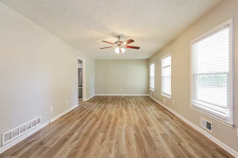 2,000/Mo, 4839 W Lake Way Douglasville, GA 30135 Living Room View 2