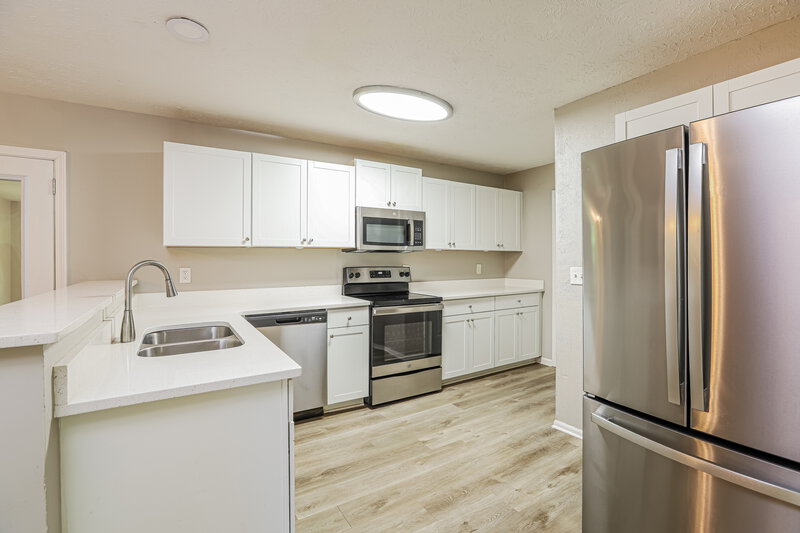 2,000/Mo, 4839 W Lake Way Douglasville, GA 30135 Kitchen View