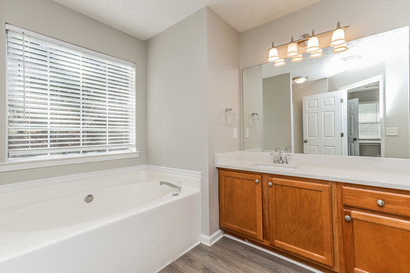 1,760/Mo, 90 Dylans Ct Covington, GA 30014 Main Bathroom View