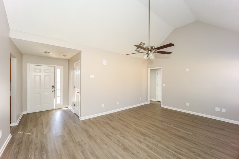 2,220/Mo, 130 Hidden Brook Trl Newnan, GA 30265 Living Room View