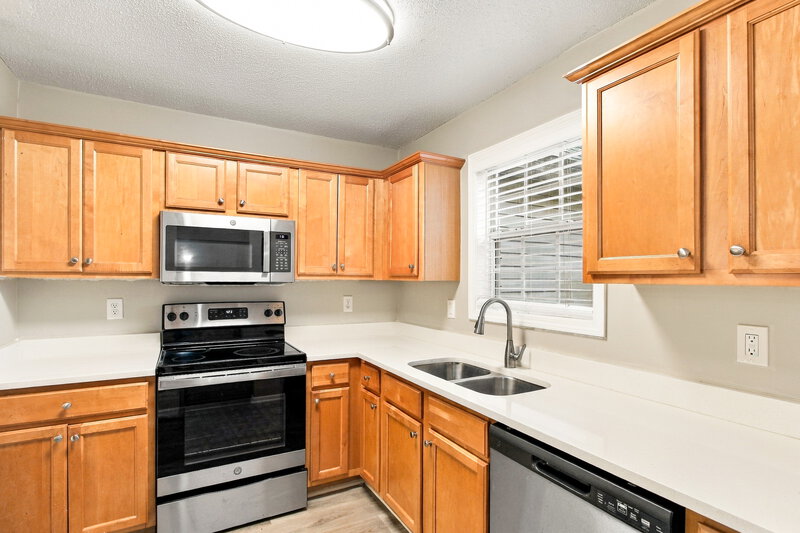 1,995/Mo, 130 Hidden Brook Trl Newnan, GA 30265 Kitchen View