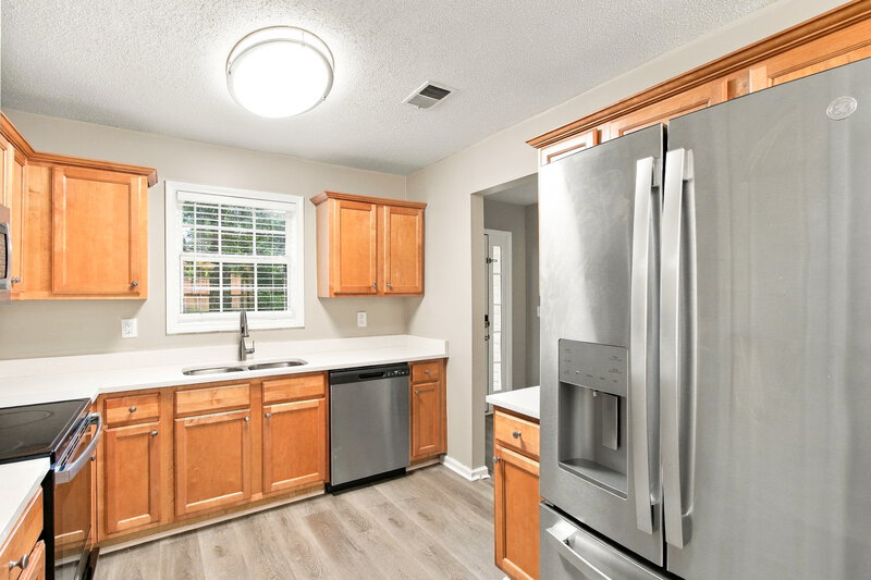 1,995/Mo, 130 Hidden Brook Trl Newnan, GA 30265 Kitchen View 2