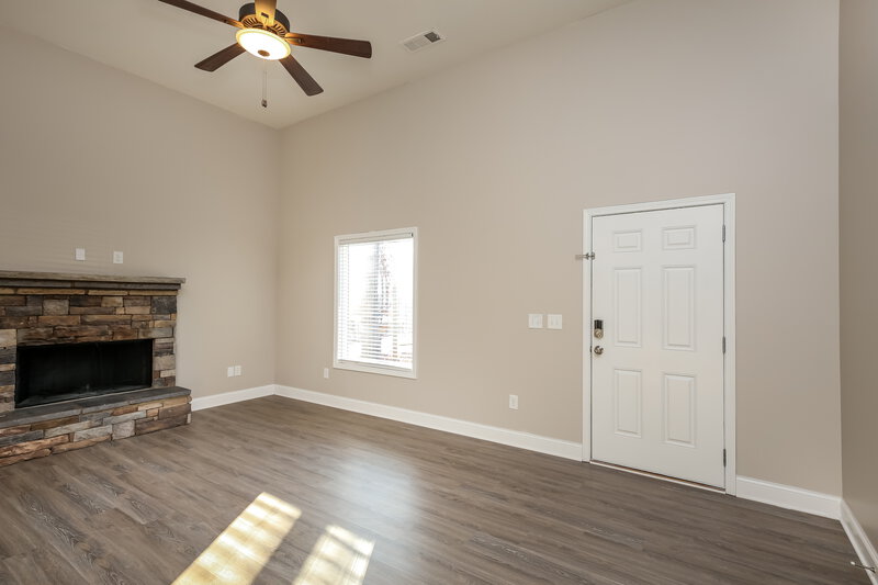 2,140/Mo, 80 Emmette Dr Dawsonville, GA 30534 Living Room View 2