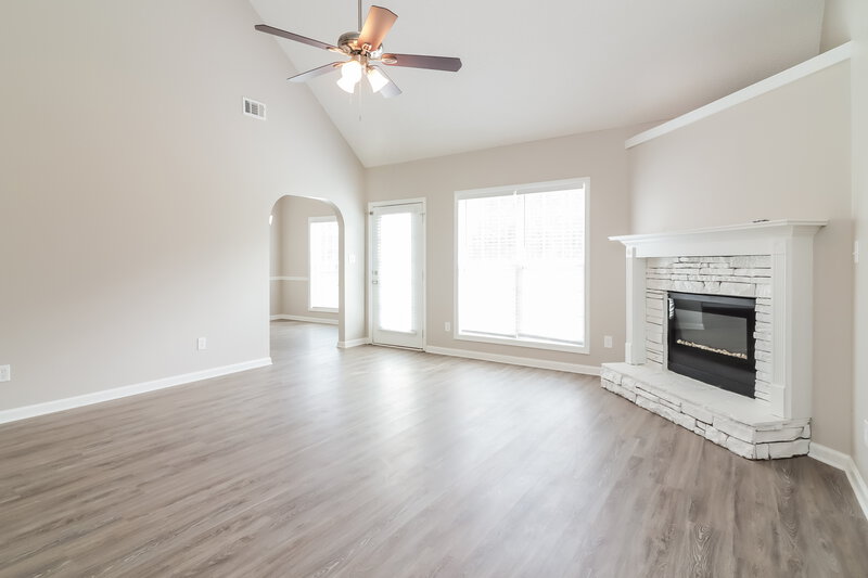 2,390/Mo, 121 High Meadow Trl Jenkinsburg, GA 30234 Living Room View 2