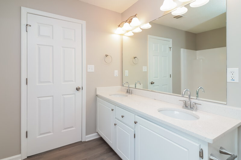 2,390/Mo, 121 High Meadow Trl Jenkinsburg, GA 30234 Main Bathroom View