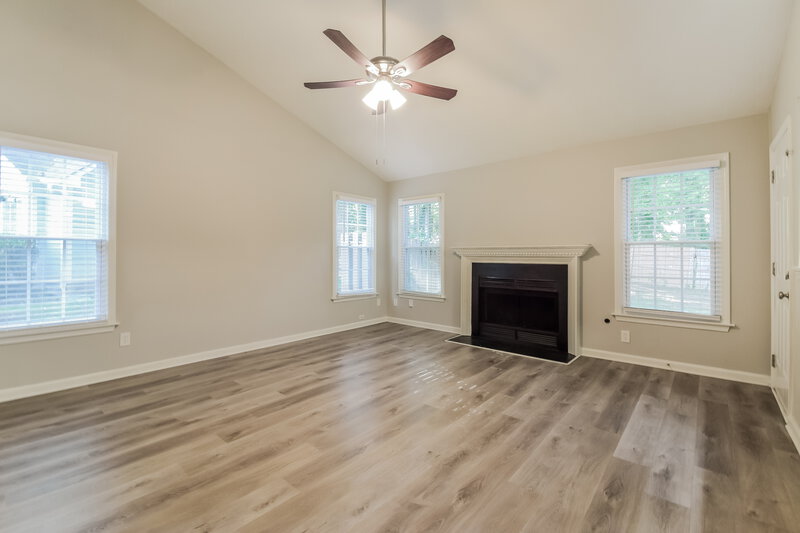 2,030/Mo, 547 Riverbirch Trce Stone Mountain, GA 30087 Living Room View