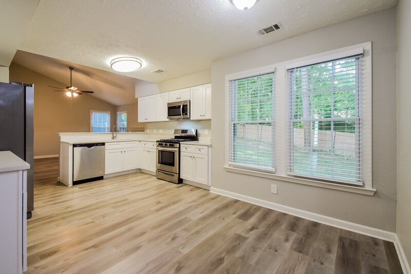 2,030/Mo, 547 Riverbirch Trce Stone Mountain, GA 30087 Breakfast Nook View