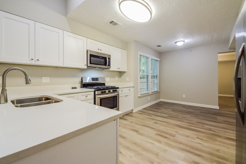 2,030/Mo, 547 Riverbirch Trce Stone Mountain, GA 30087 Kitchen View