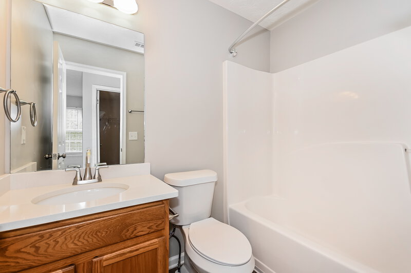 2,800/Mo, 171 Swanee Ln Woodstock, GA 30188 Main Bathroom View