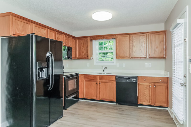 2,030/Mo, 7336 Westwood Ln Douglasville, GA 30134 Kitchen View