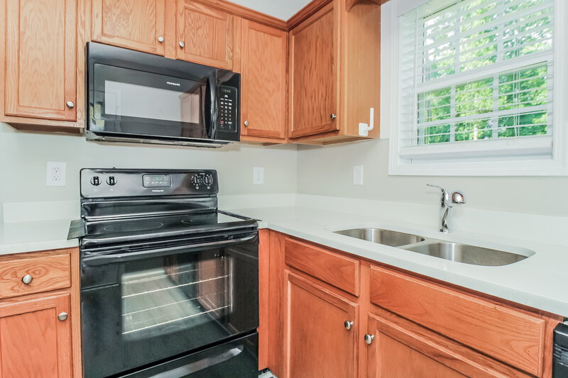 2,030/Mo, 7336 Westwood Ln Douglasville, GA 30134 Kitchen View 2