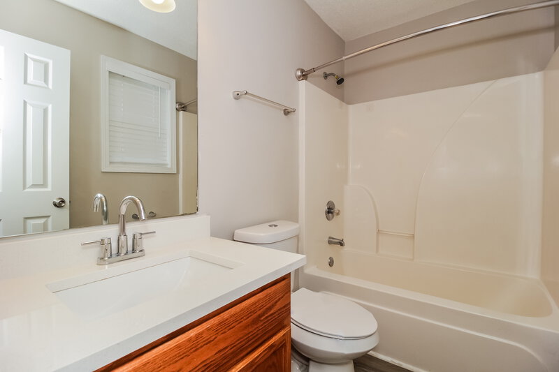 2,030/Mo, 7336 Westwood Ln Douglasville, GA 30134 Main Bathroom View