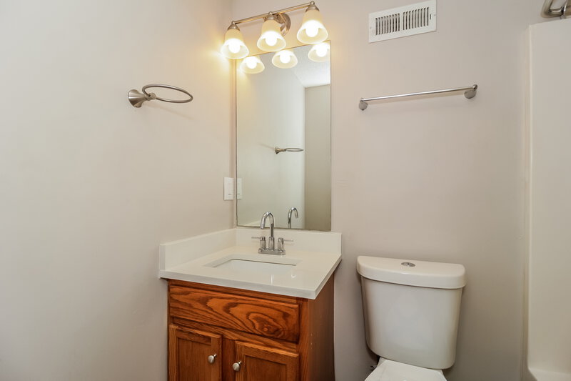 2,030/Mo, 7336 Westwood Ln Douglasville, GA 30134 Bathroom View