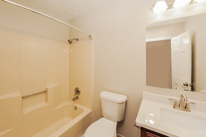 1,960/Mo, 3325 Shady Cove Rd Cumming, GA 30041 Main Bathroom View