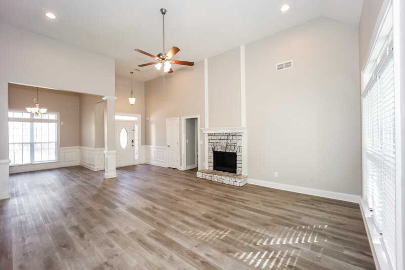 2,275/Mo, 101 Landon Dr Whitesburg, GA 30185 Living Room View 2