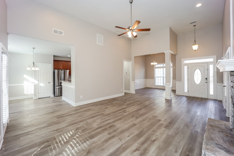 2,275/Mo, 101 Landon Dr Whitesburg, GA 30185 Living Room View 3